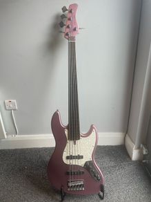 Sire Marcus Miller V7 Alder-5 Fretless (2nd Gen) BURGUNDY