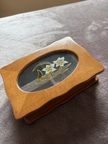 Wooden trinket box