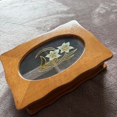 Wooden trinket box