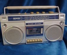 1981 Sharp GF-4747E boom box