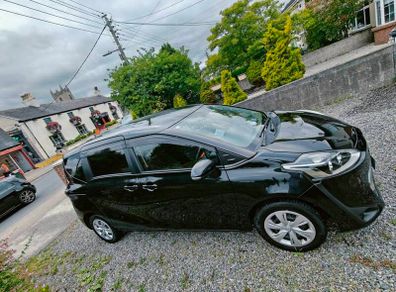 Sienta, Toyota