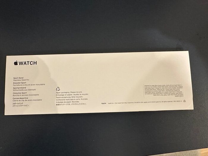 Apple Watch Series 8 45mm + New 2026 Olive Band