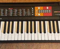 Yamaha PSR-F51 portable keyboard