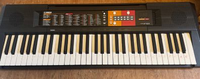 Yamaha PSR-F51 portable keyboard