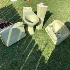 Bathroom sanitary set