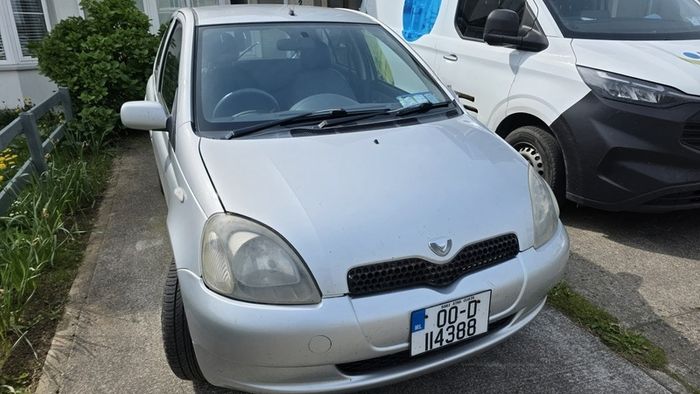 2000 Toyota Vitz