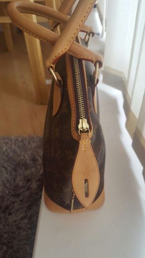 Louis vuitton buckett bag