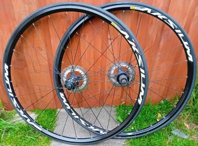 Mavic Wheel Set 700c 28 Qr Disc brake