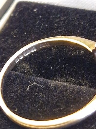 9ct gold ring