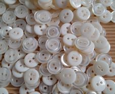 Pearly White Buttons - Approx 300 Buttons per Container
