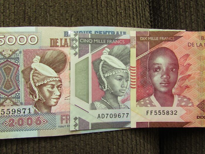 Guinea,West Africa.Lot of three Uncirculated Banknotes.