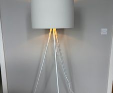 tripod lamp