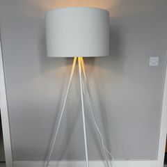 tripod lamp