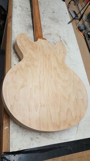 Epiphone Supernova. Natural, Nitro. Gibson Memphis pickups
