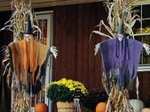Halloween Witch Decor Ghosts Outdoor, 2PCS Witch Arm Bendable 41 in Creepy Scary Props for Wall Yard House Decoration Garden Patio Lawn Garden Decor Outdoor Party (lighted eyes)