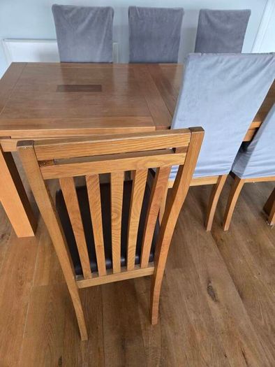 Oak Dining room table & chairs