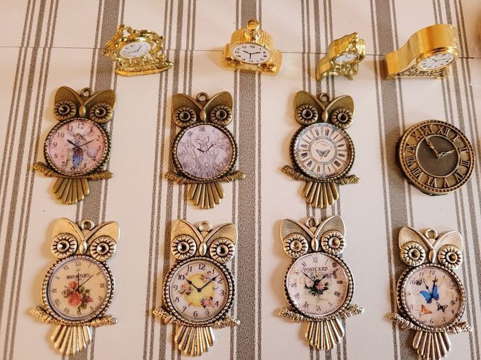 Accessories for Dolls house - miniature clocks
