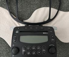 Genuine Hyundai i10 Original Radio CD MP3 AUX + Fascia