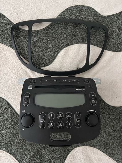 Genuine Hyundai i10 Original Radio CD MP3 AUX + Fascia