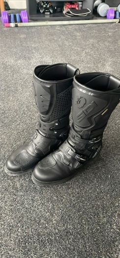 New Sidi adventure 2 goretex boots. Size 9
