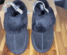 UGG Slippers Size 6 New/Never Worn