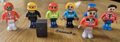 Assorted lego style figures