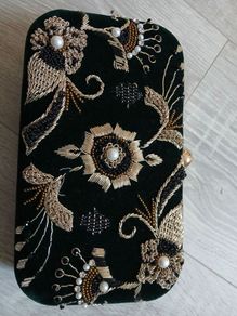 folkster forest green embroidered handbag with gold chain shoulder strap