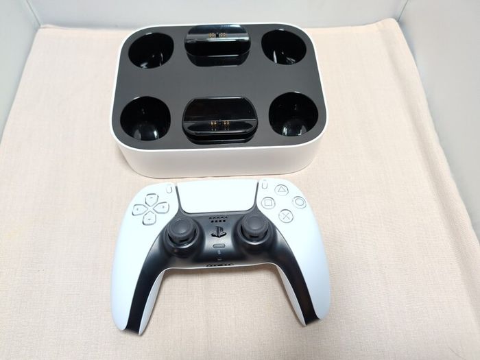 Playstation 5 Controller & docking station