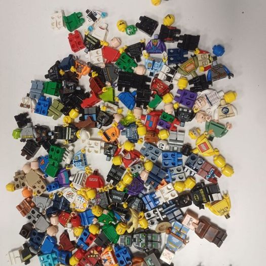 minifigure parts with issues