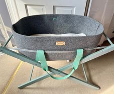Mokee WoolNest Moses basket with stand