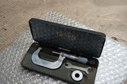 micrometer. Moore and wright. 1-2 inch.