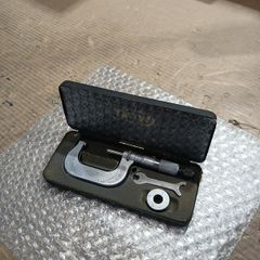 micrometer. Moore and wright. 1-2 inch.