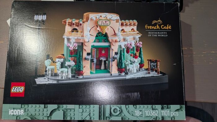 LEGO Icons French Cafe 10362