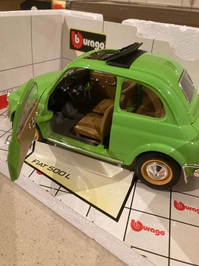 Fiat 500 L 1/16 Burago