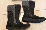 girl's boots size 2