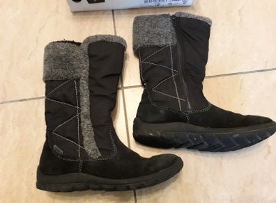 girl's boots size 2