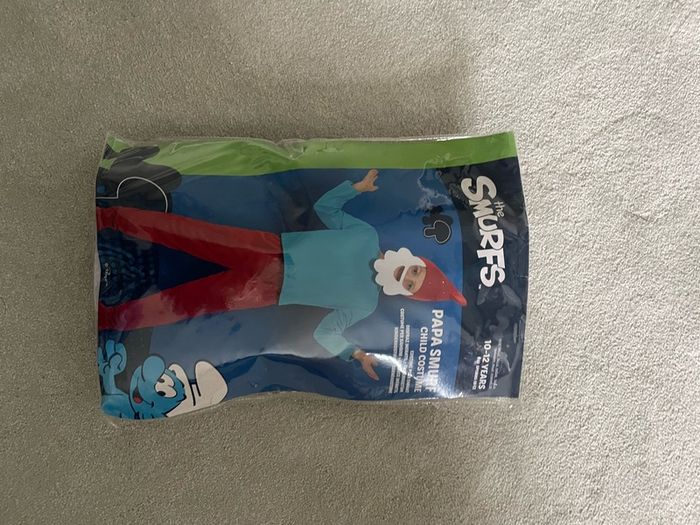 Kid's Halloween costume, papa Smurf