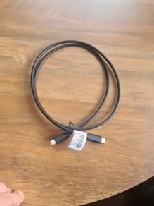 Usb-c to Usb-c (3.1 gen2) cable suitable for docking station connections