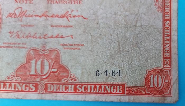 Irish 1964 Lavery ten shilling banknote in Fine  condition