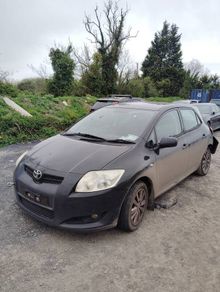 Breaking Toyota auris 2008 petrol vvti