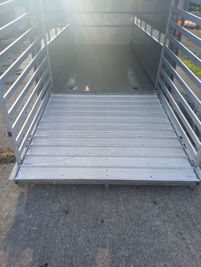 Cattle trailer