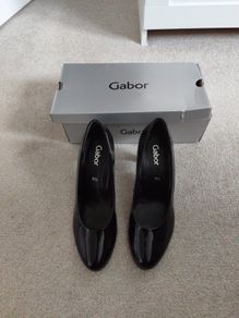 Ladies shoes