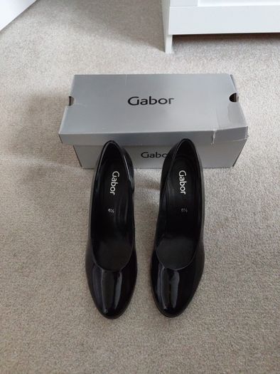 Ladies shoes