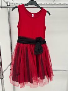 Girl's dress, Age 5-7 - free - Preference given to buyer buying any other item at asking price.