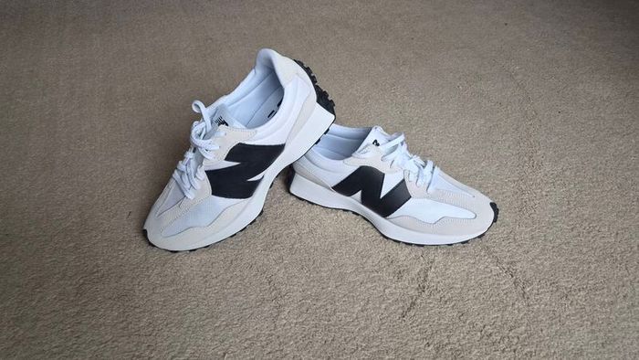 New Balance 327 Trainers Size 11 Perfect worn twice