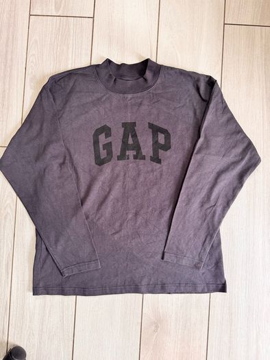YZY X GAP longsleeves