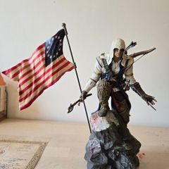 Assassins Creed statue