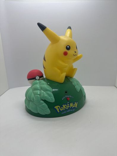 pikachu vintage figure 1999
