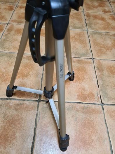 Star 61 tripod compact lightweight