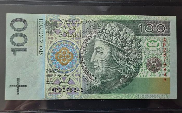 Poland 2 banknotes 100 zl and 10 zl from the 1994